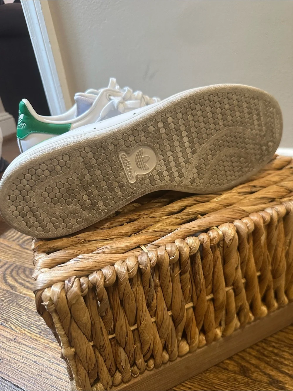adidas stan smith Women’s Sneakers with Green Heel Tab